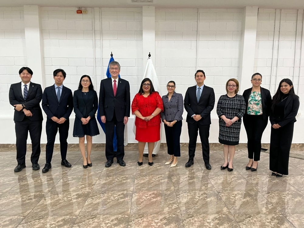 政策協議の集合写真（全員）