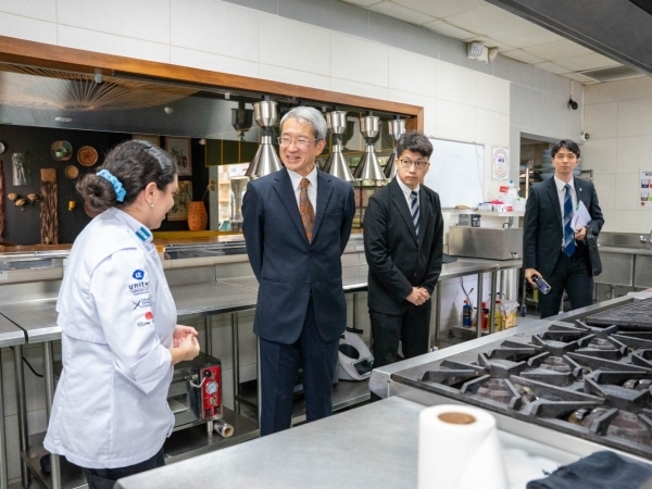 厨房視察